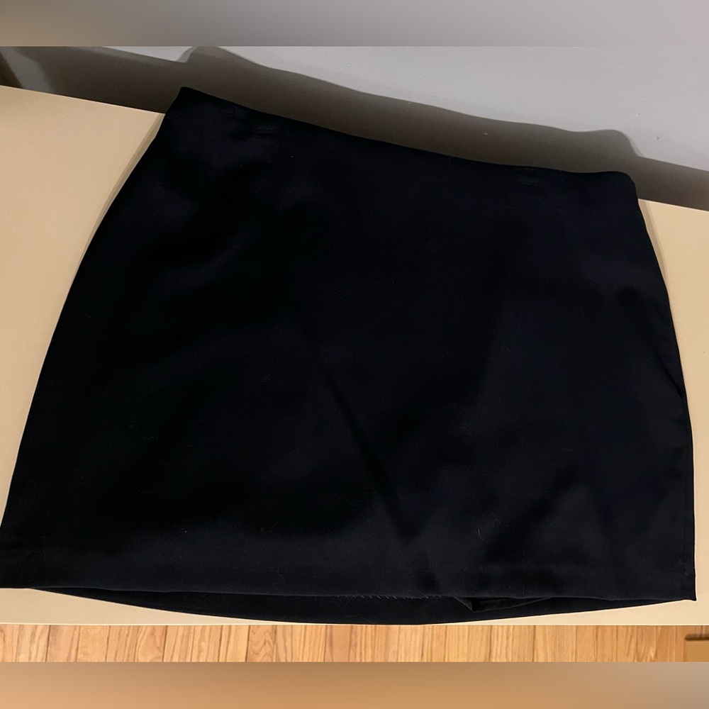 A&F Scarlett Mini Skort